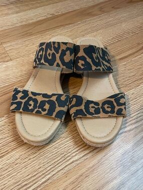 Lucky Brand Wyntor Animal Print Wedge Sandals 6.5 Espadrille Leopard Leather‎
